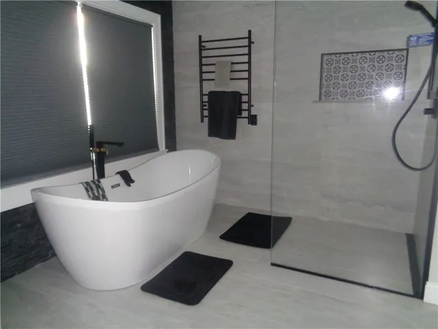 $629,900 | 176 Vernon Street, Warwick, RI 02889