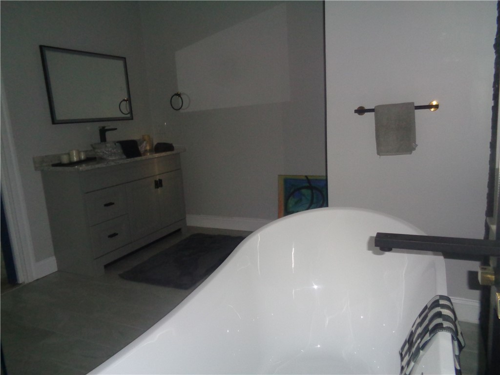 176 Vernon Street Warwick, RI 02889 - Photo 13 of 45