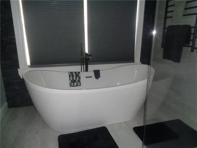 $629,900 | 176 Vernon Street, Warwick, RI 02889