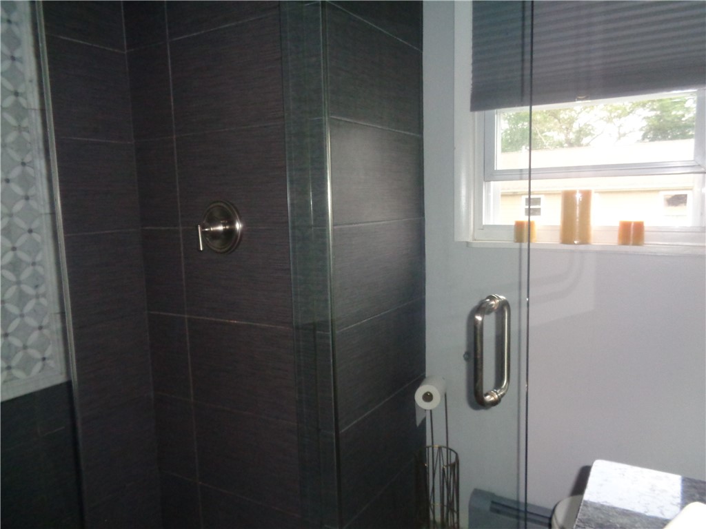 176 Vernon Street Warwick, RI 02889 - Photo 28 of 45