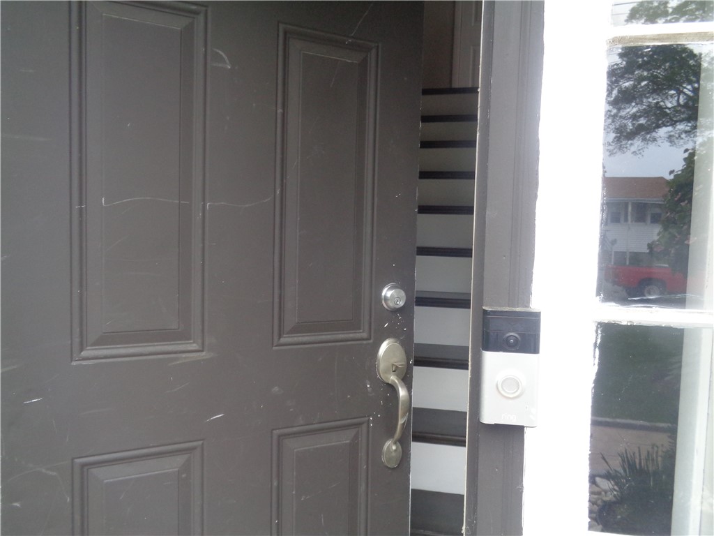 176 Vernon Street Warwick, RI 02889 - Photo 3 of 45