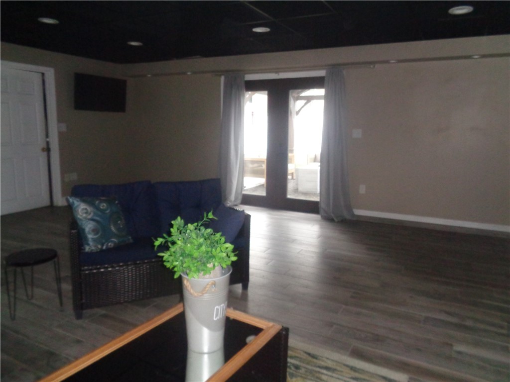 176 Vernon Street Warwick, RI 02889 - Photo 31 of 45