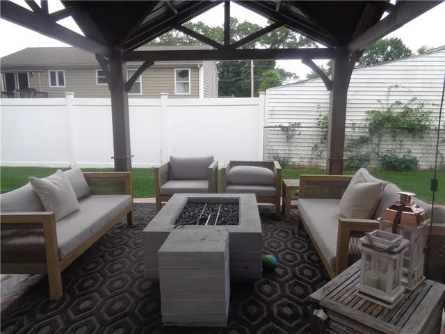 $629,900 | 176 Vernon Street, Warwick, RI 02889