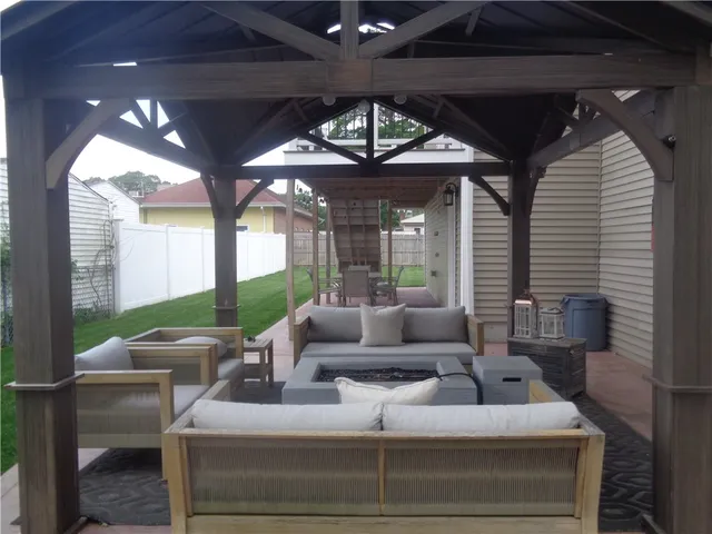 $629,900 | 176 Vernon Street, Warwick, RI 02889