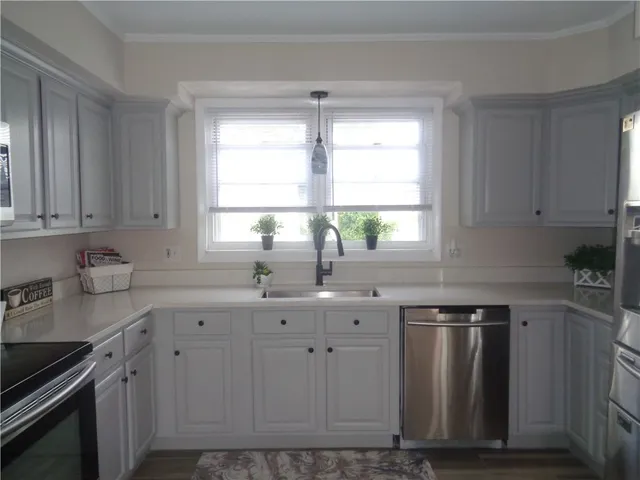 $629,900 | 176 Vernon Street, Warwick, RI 02889