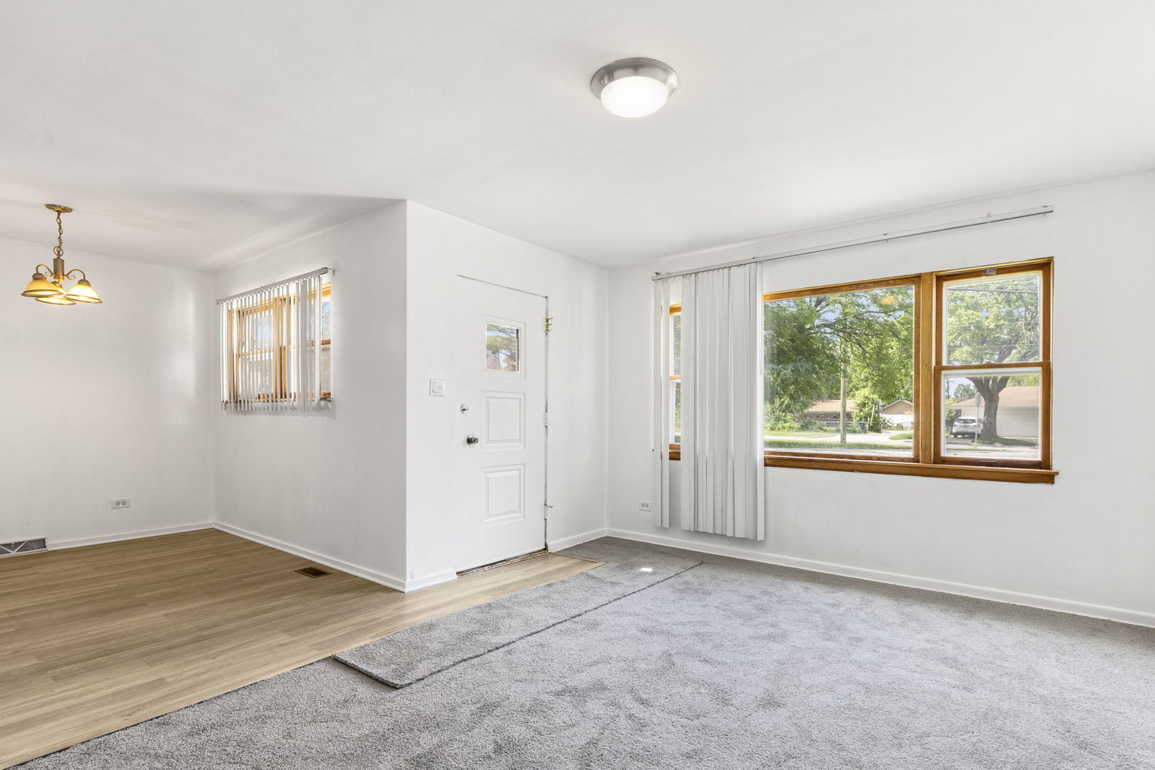 8639 Plainfield Road Lyons, IL 60534 - Photo 6 of 31