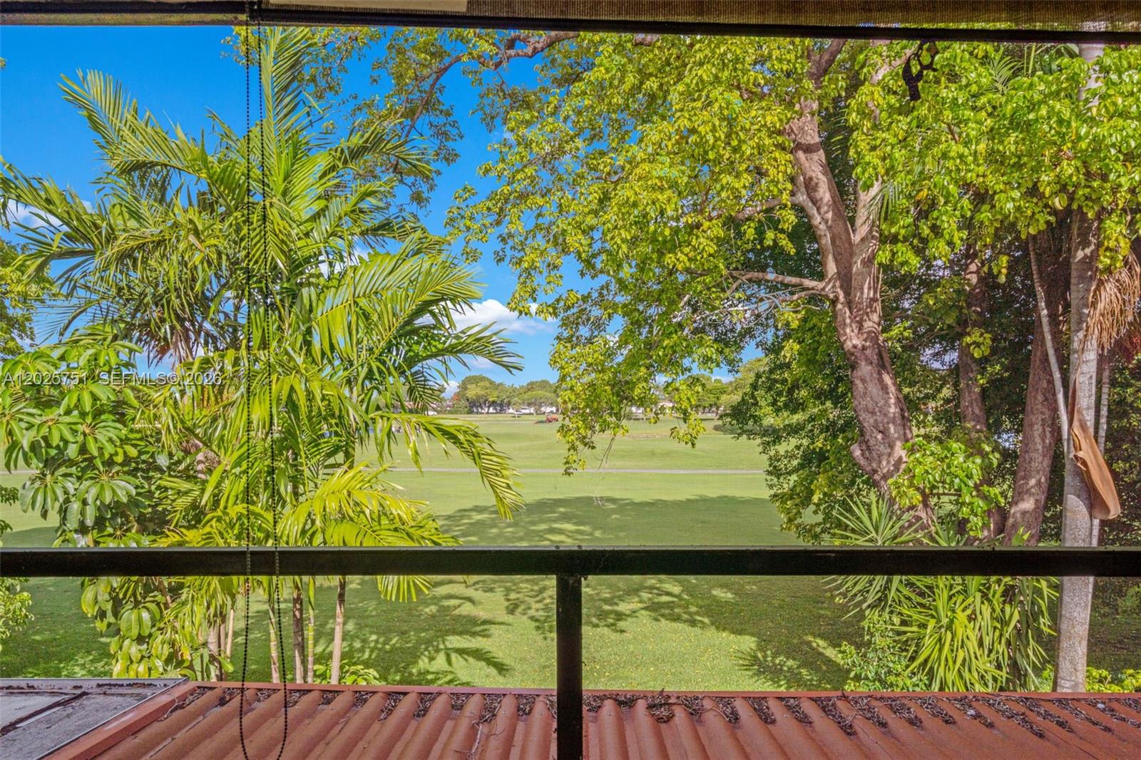 14357 Kendale Lakes Circle Miami, FL 33183 - Photo 9 of 67