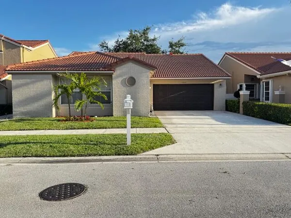 $3,400 | 10020 Country Brook Road, Boca Raton, FL 33428