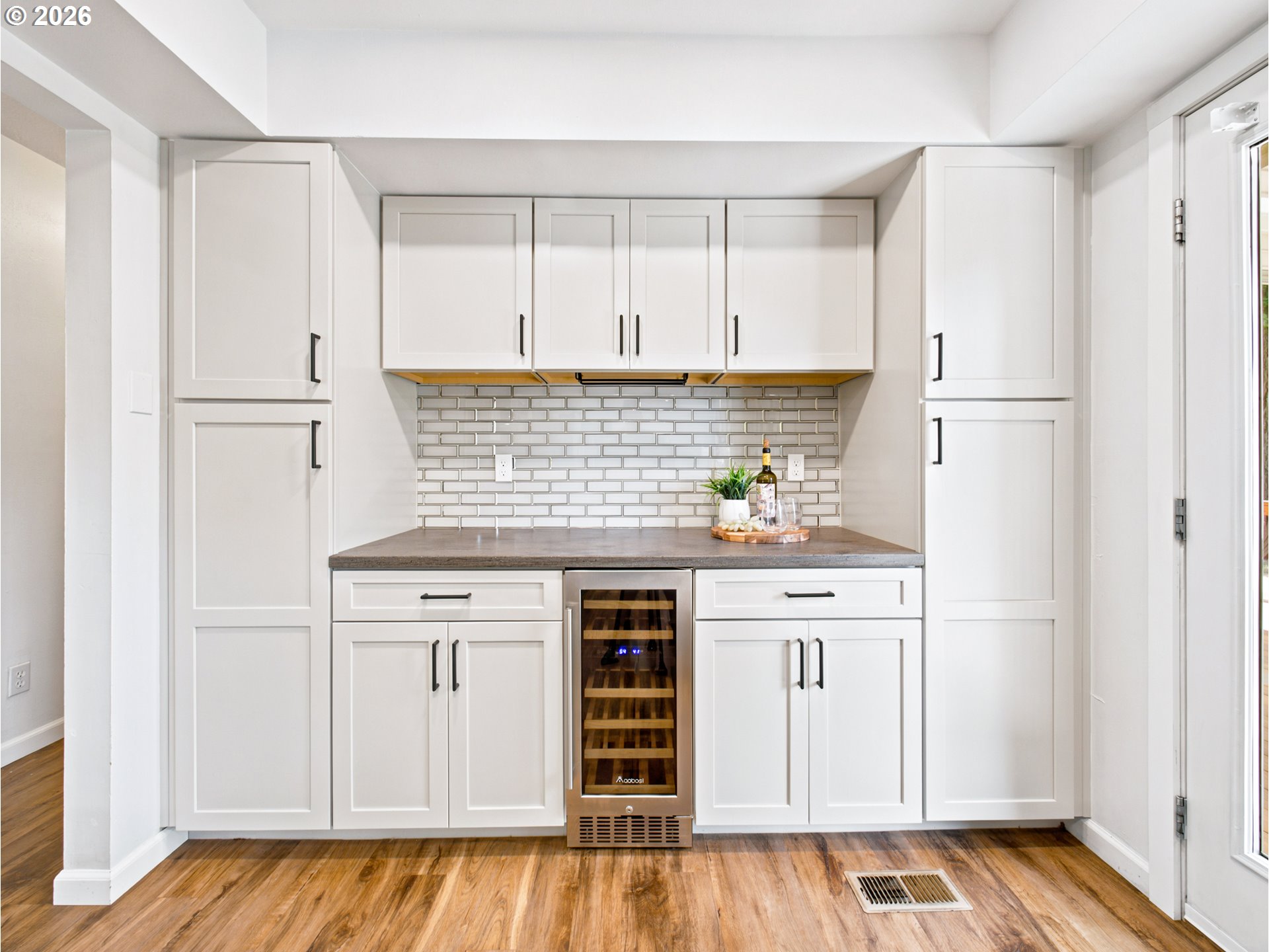 20310 Southwest Boones Ferry Road Tualatin, OR 97062 - Photo 22 of 48 Kitchen