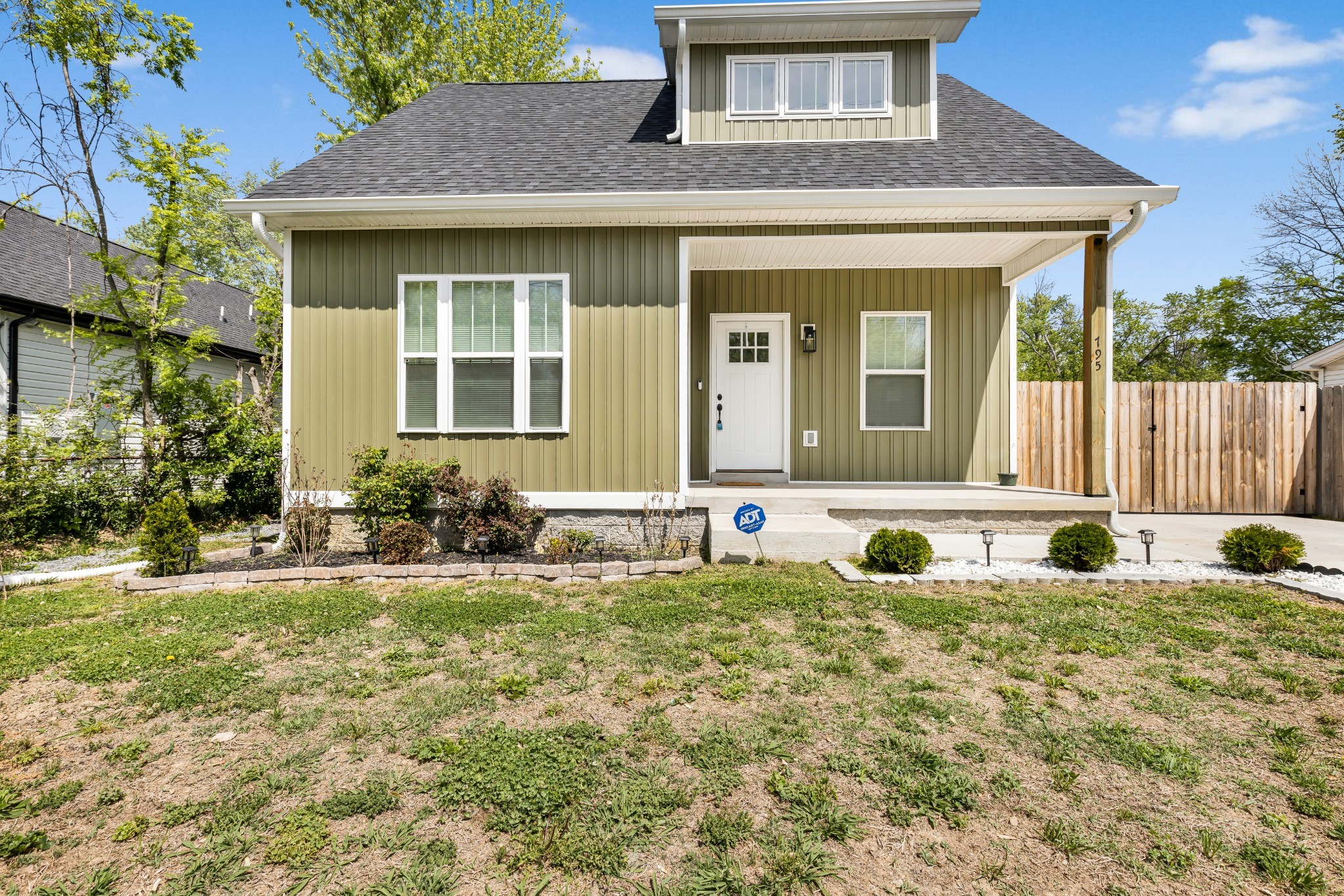 795 19th Avenue West Springfield, TN 37172 - Photo 2 of 23