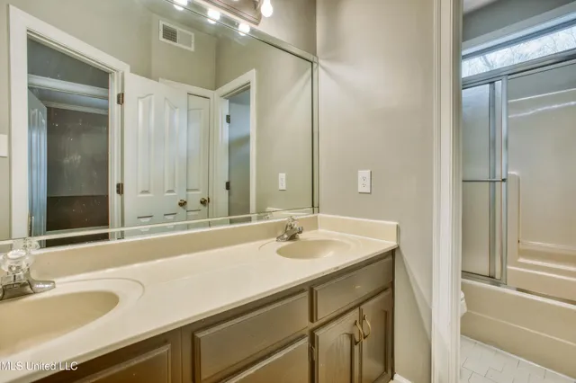 $445,900 | 4630 Alexander Road, Olive Branch, MS 38654