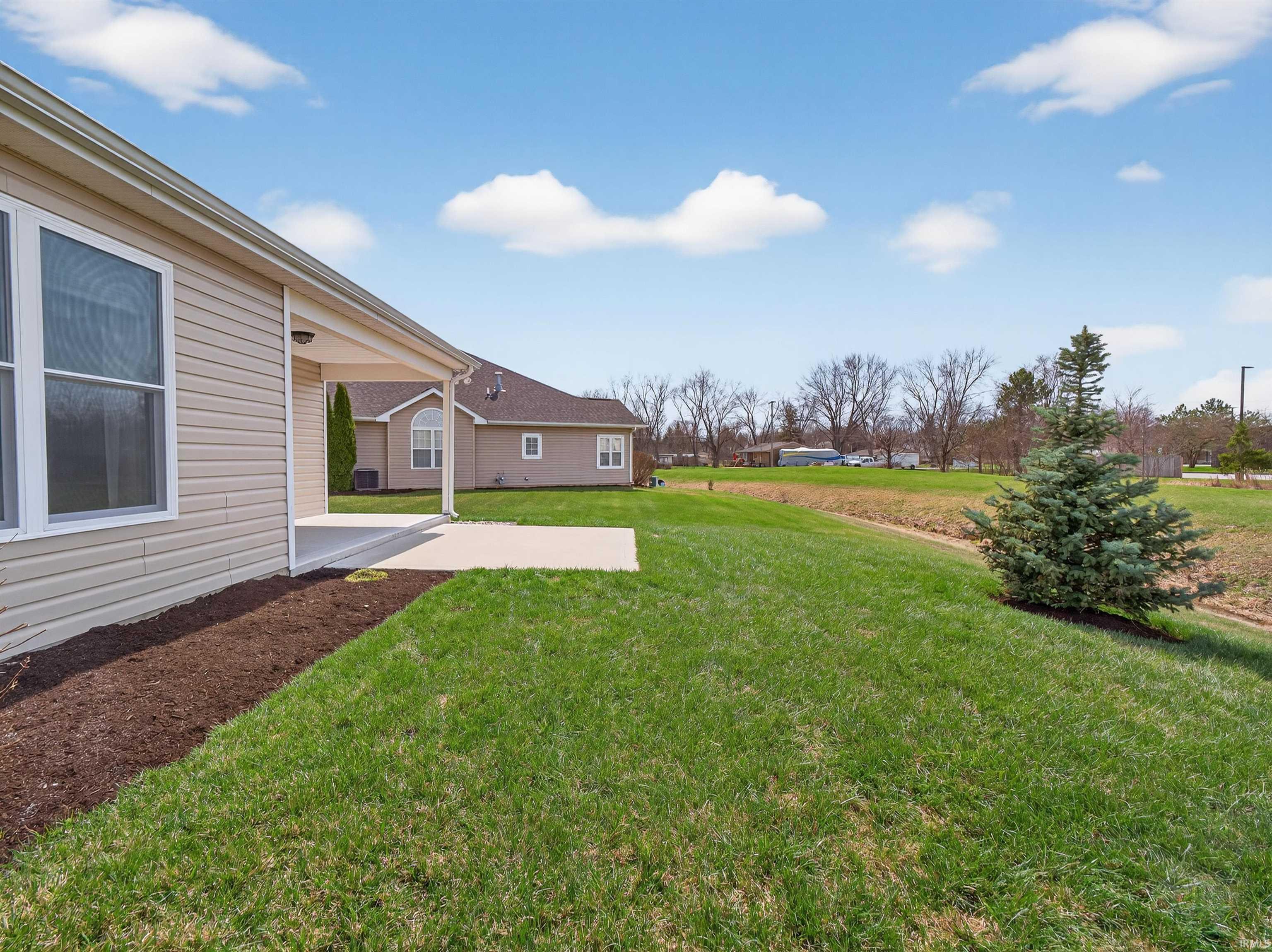 4111 Morgan Court Fort Wayne, IN 46815 - Photo 4 of 33
