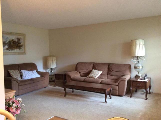 45 Dorset B, Unit 45 Boca Raton, FL 33434 - Photo 4 of 18 Living Room