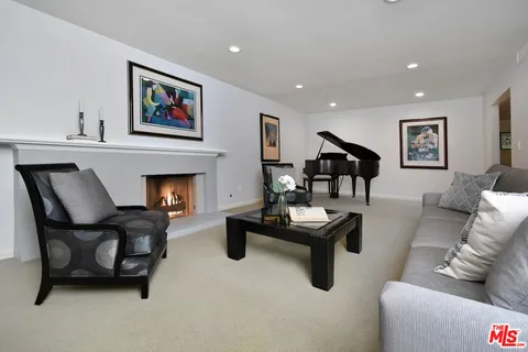 $1,549,000 | 6041 Ellenview Avenue, Woodland Hills, CA 91367