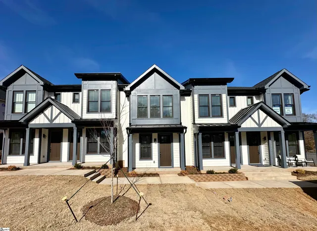 $399,900 | 9 Hawthorne Lane, Unit 104, Greenville, SC 29605