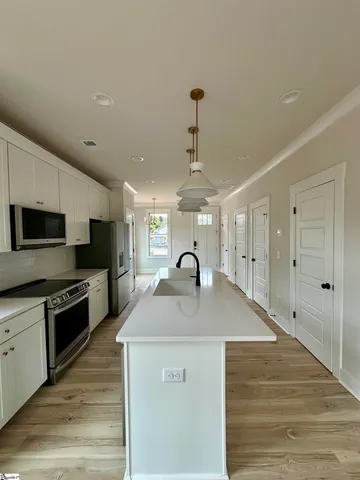 $399,900 | 9 Hawthorne Lane, Unit 104, Greenville, SC 29605