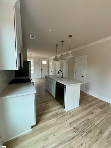 $399,900 | 9 Hawthorne Lane, Unit 104, Greenville, SC 29605