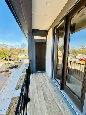 $399,900 | 9 Hawthorne Lane, Unit 104, Greenville, SC 29605