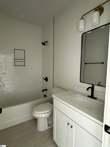 $399,900 | 9 Hawthorne Lane, Unit 104, Greenville, SC 29605