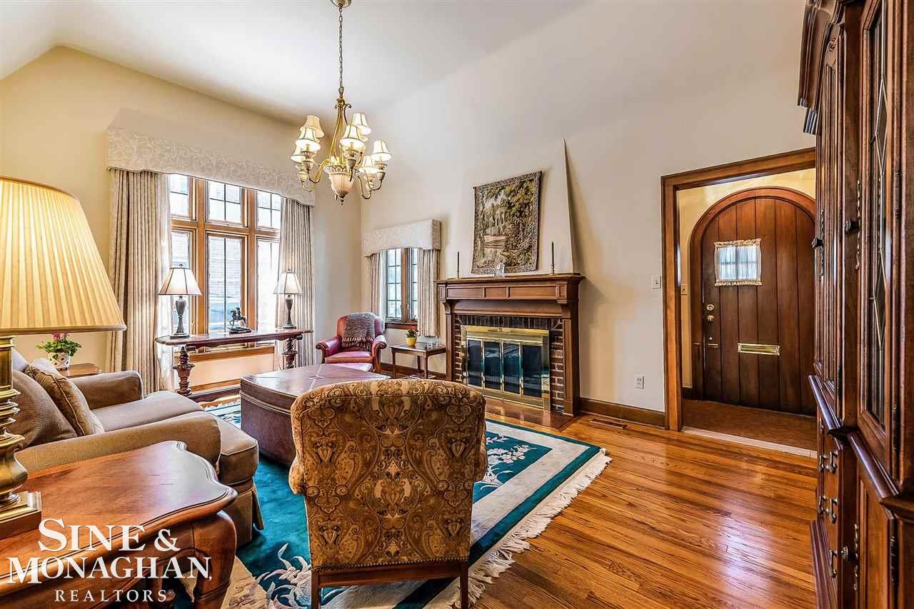 724 Lincoln Road Grosse Pointe, MI 48230 - Photo 5 of 40 50080693-4.JPG