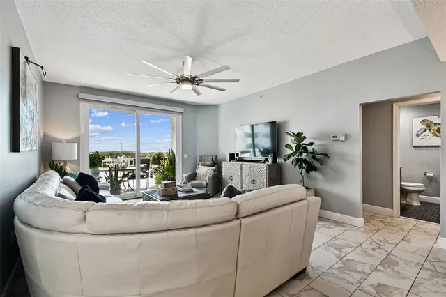 $567,000 | 5 Island Park Place, Unit 305, Dunedin, FL 34698