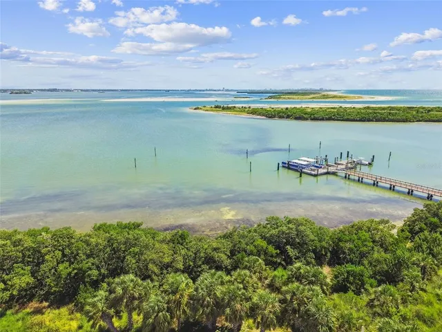 $567,000 | 5 Island Park Place, Unit 305, Dunedin, FL 34698