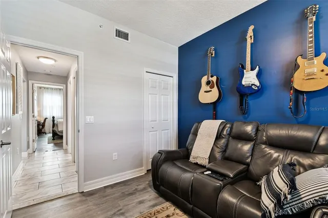 $567,000 | 5 Island Park Place, Unit 305, Dunedin, FL 34698