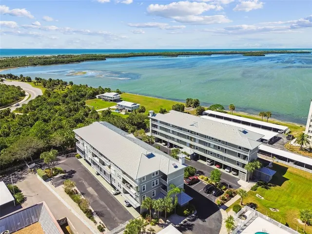 $567,000 | 5 Island Park Place, Unit 305, Dunedin, FL 34698