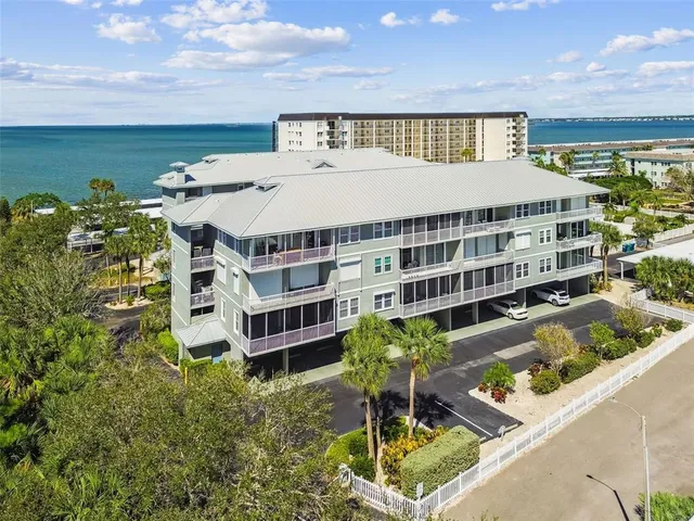 $567,000 | 5 Island Park Place, Unit 305, Dunedin, FL 34698