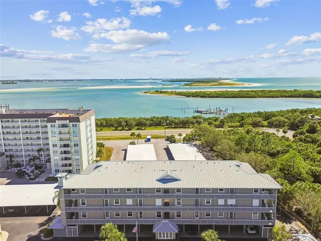 $567,000 | 5 Island Park Place, Unit 305, Dunedin, FL 34698