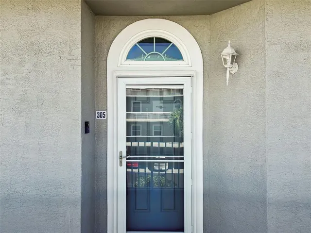 $567,000 | 5 Island Park Place, Unit 305, Dunedin, FL 34698