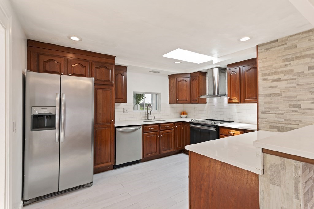 9 Mark Road Framingham, MA 01701 - Photo 7 of 29