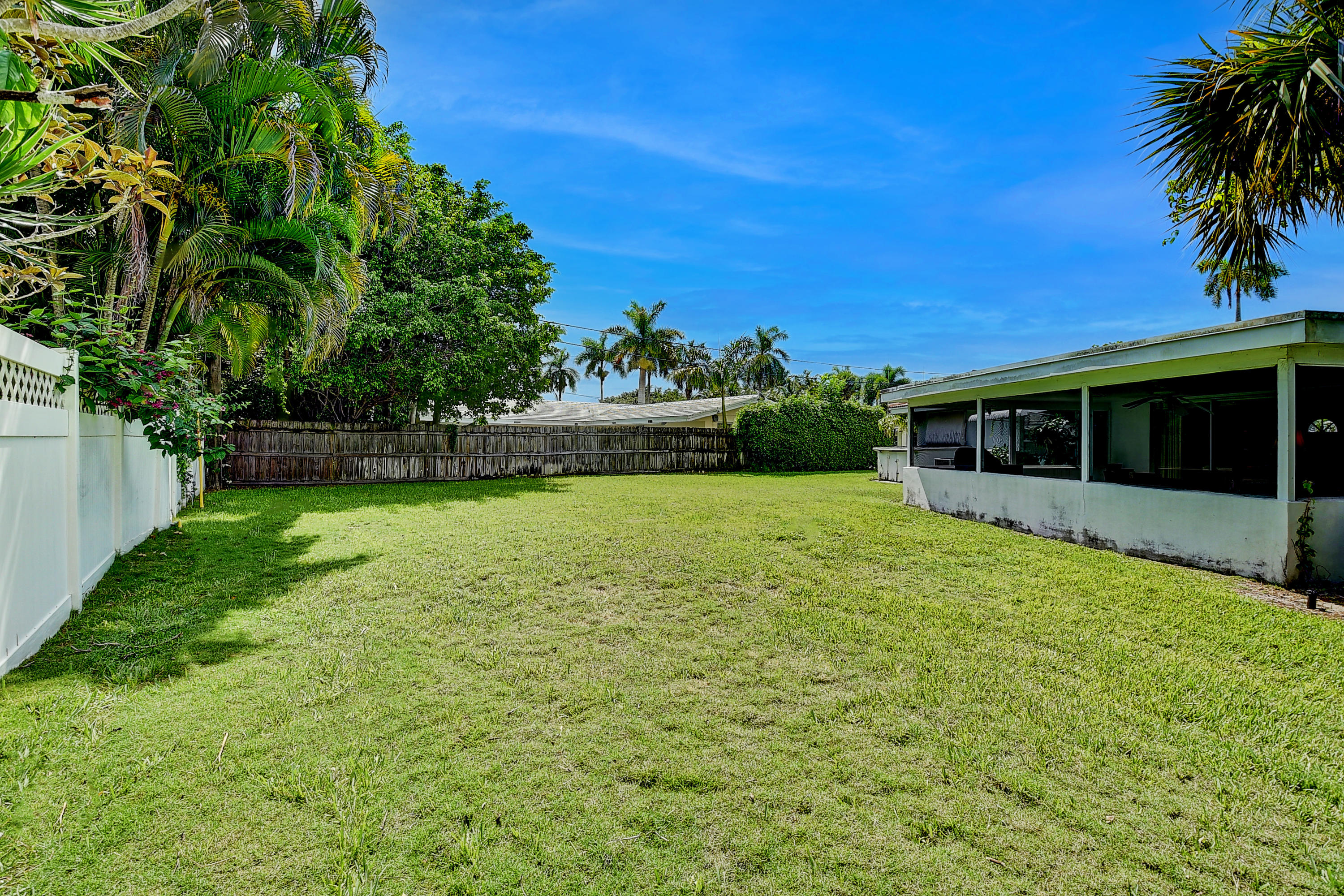 851 West Royal Palm Road Boca Raton, FL 33486 - Photo 19 of 37 Backyard