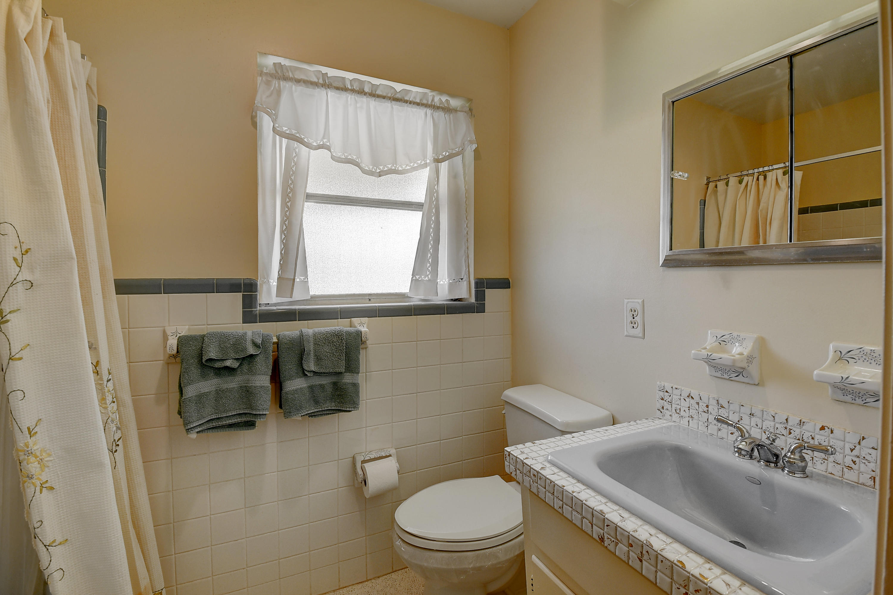 851 West Royal Palm Road Boca Raton, FL 33486 - Photo 23 of 37 Master bath