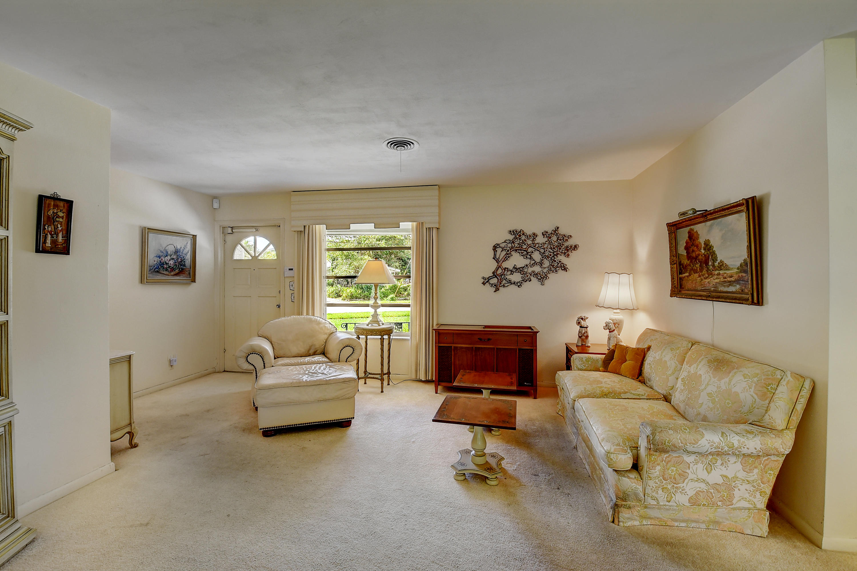 851 West Royal Palm Road Boca Raton, FL 33486 - Photo 4 of 37 Living area