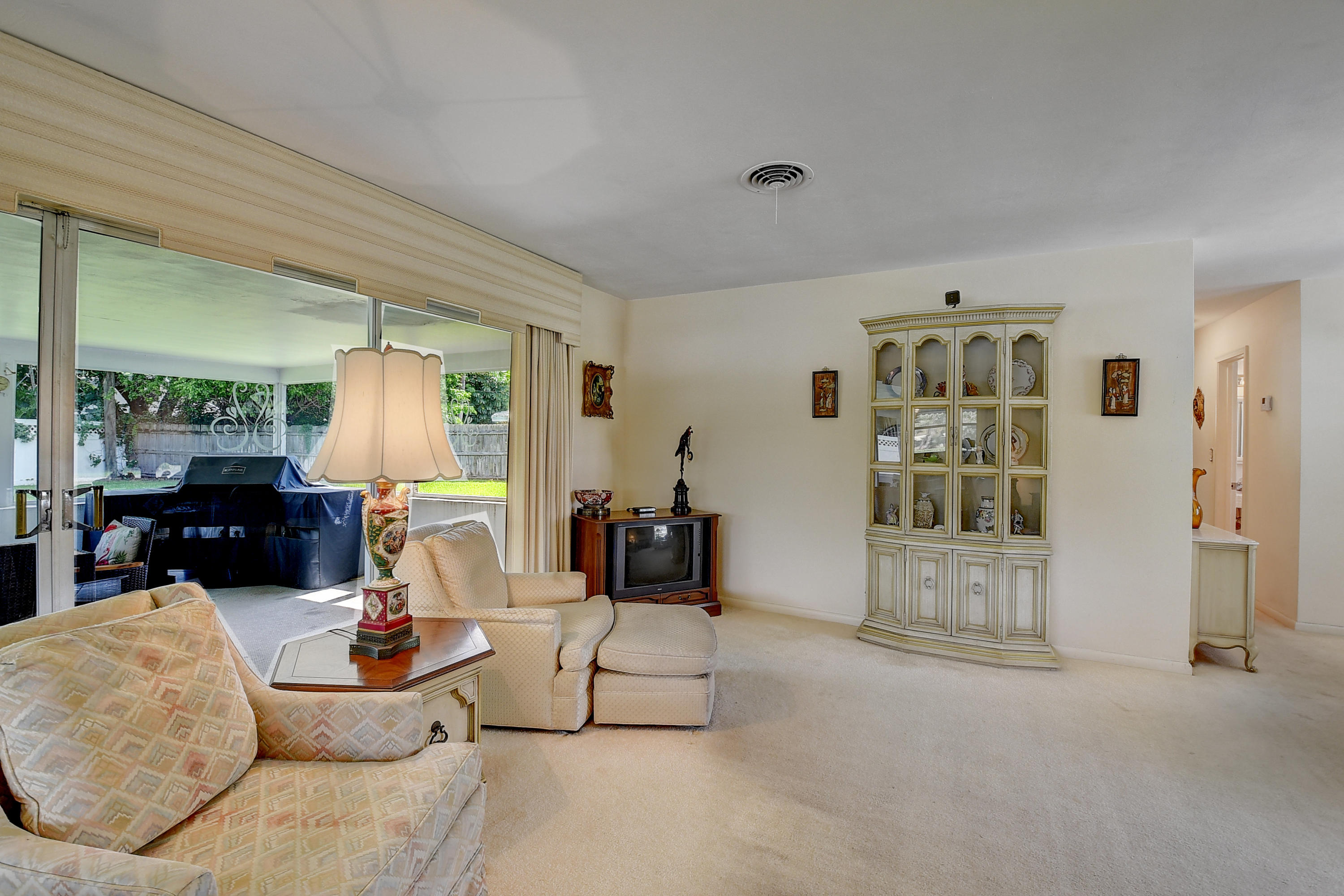 851 West Royal Palm Road Boca Raton, FL 33486 - Photo 7 of 37 Living area