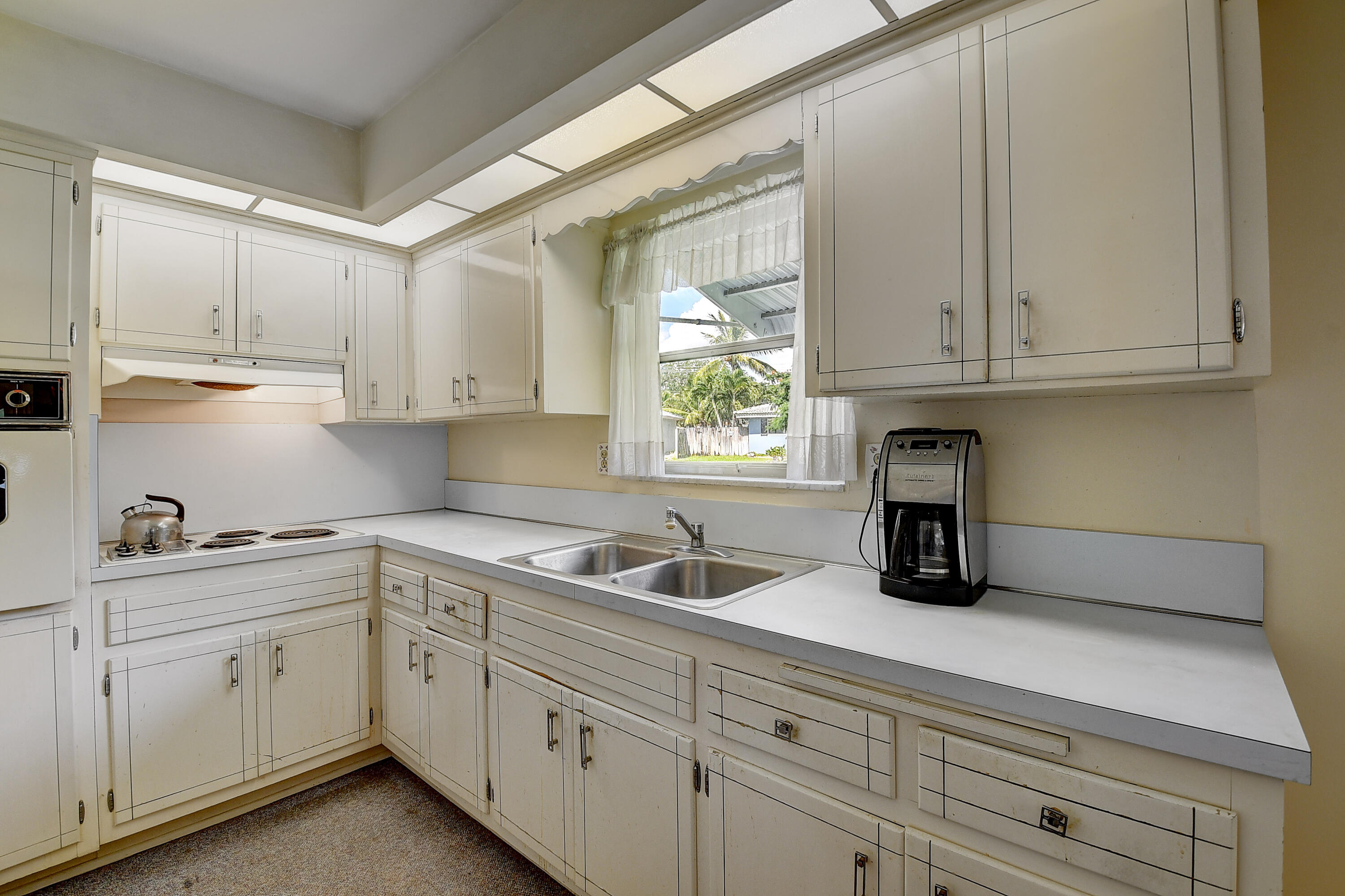 851 West Royal Palm Road Boca Raton, FL 33486 - Photo 9 of 37 Kitchen