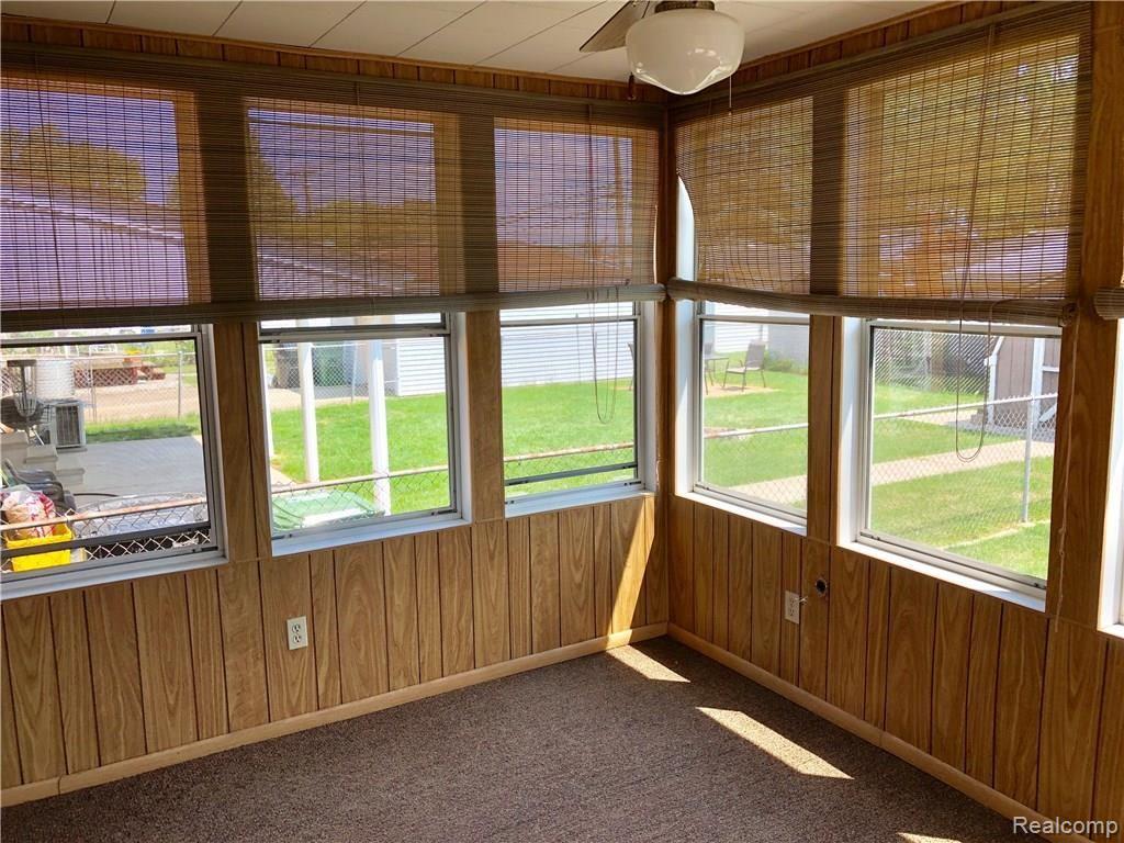 9285 Rosedale Boulevard Allen Park, MI 48101 - Photo 29 of 38 IMG_1169.jpg