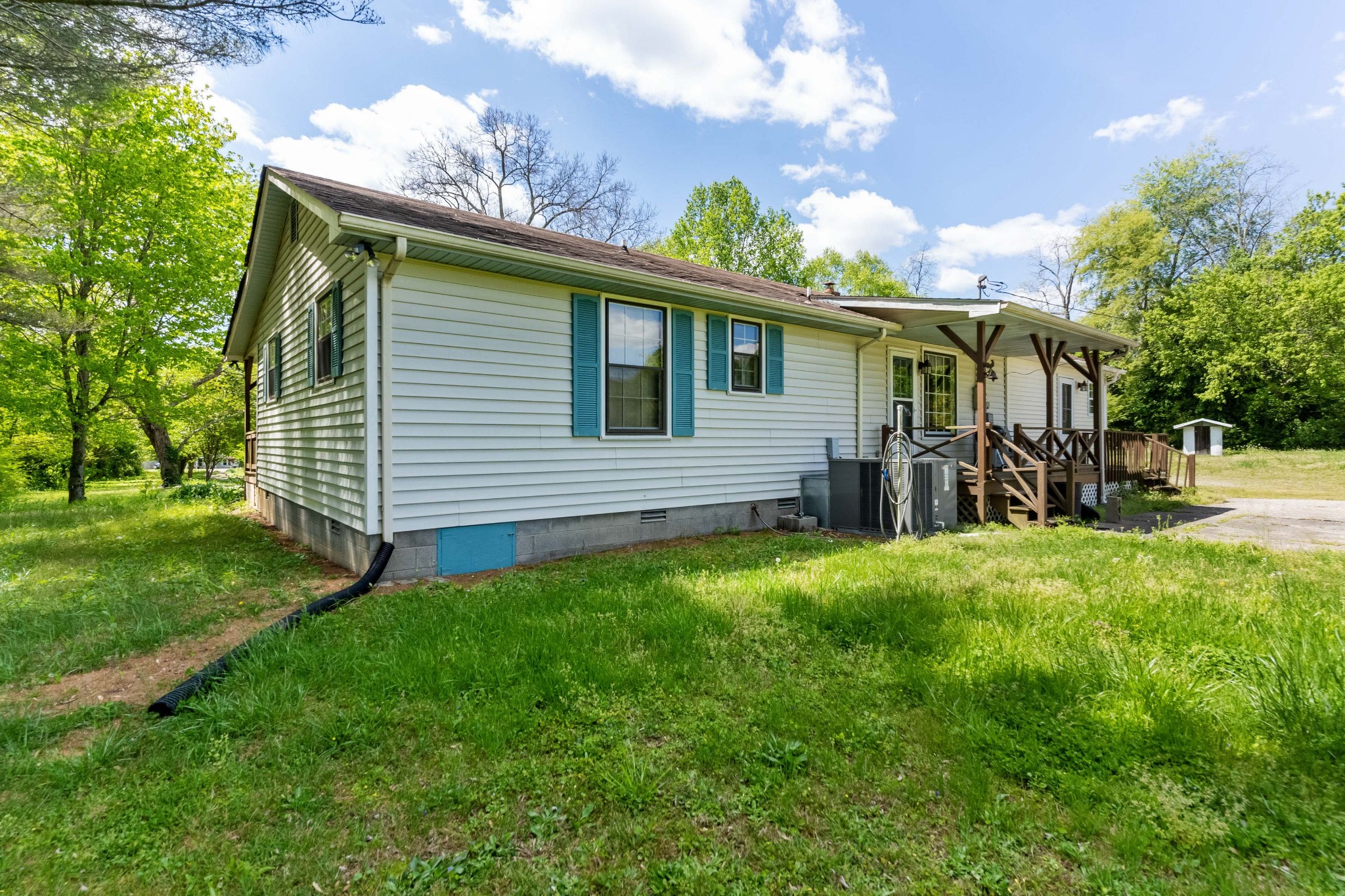 9300 Missionary Ridge Road Bon Aqua, TN 37025 - Photo 22 of 29 a front view of house with yard and green space