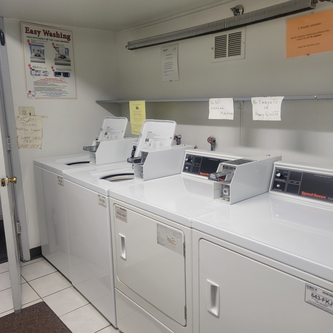 10330 Ridgeland Avenue, Unit 308 Chicago Ridge, IL 60415 - Photo 9 of 9 a utility room with dryer and washer