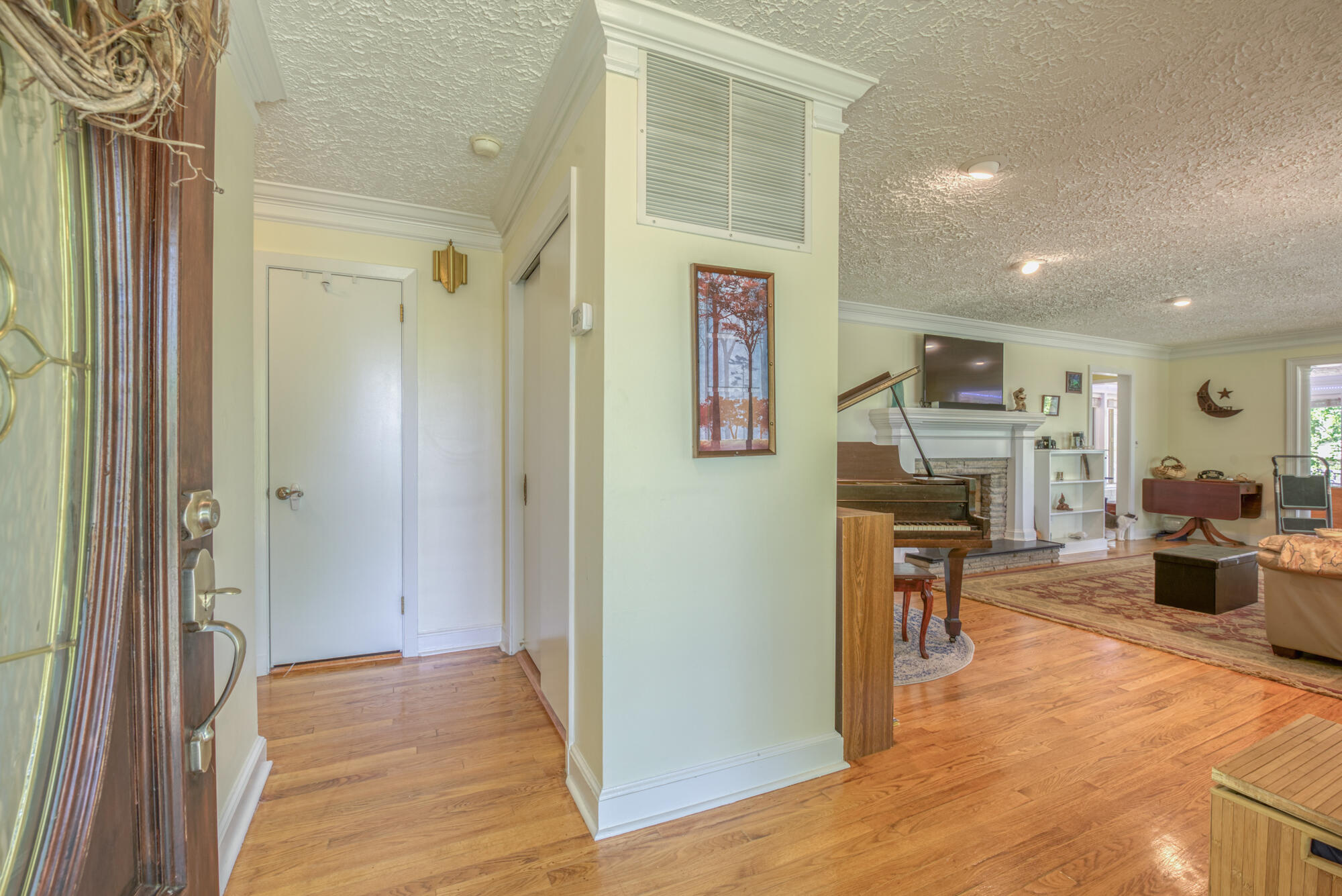 4525 Stagecoach Road Kingsport, TN 37664 - Photo 8 of 40 161_7850_21 copy