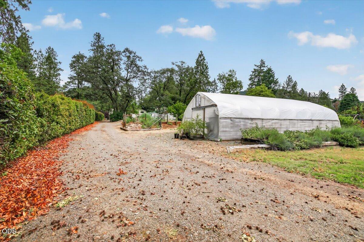 2204 Lampman Road Gold Hill, OR 97525 - Photo 48 of 54