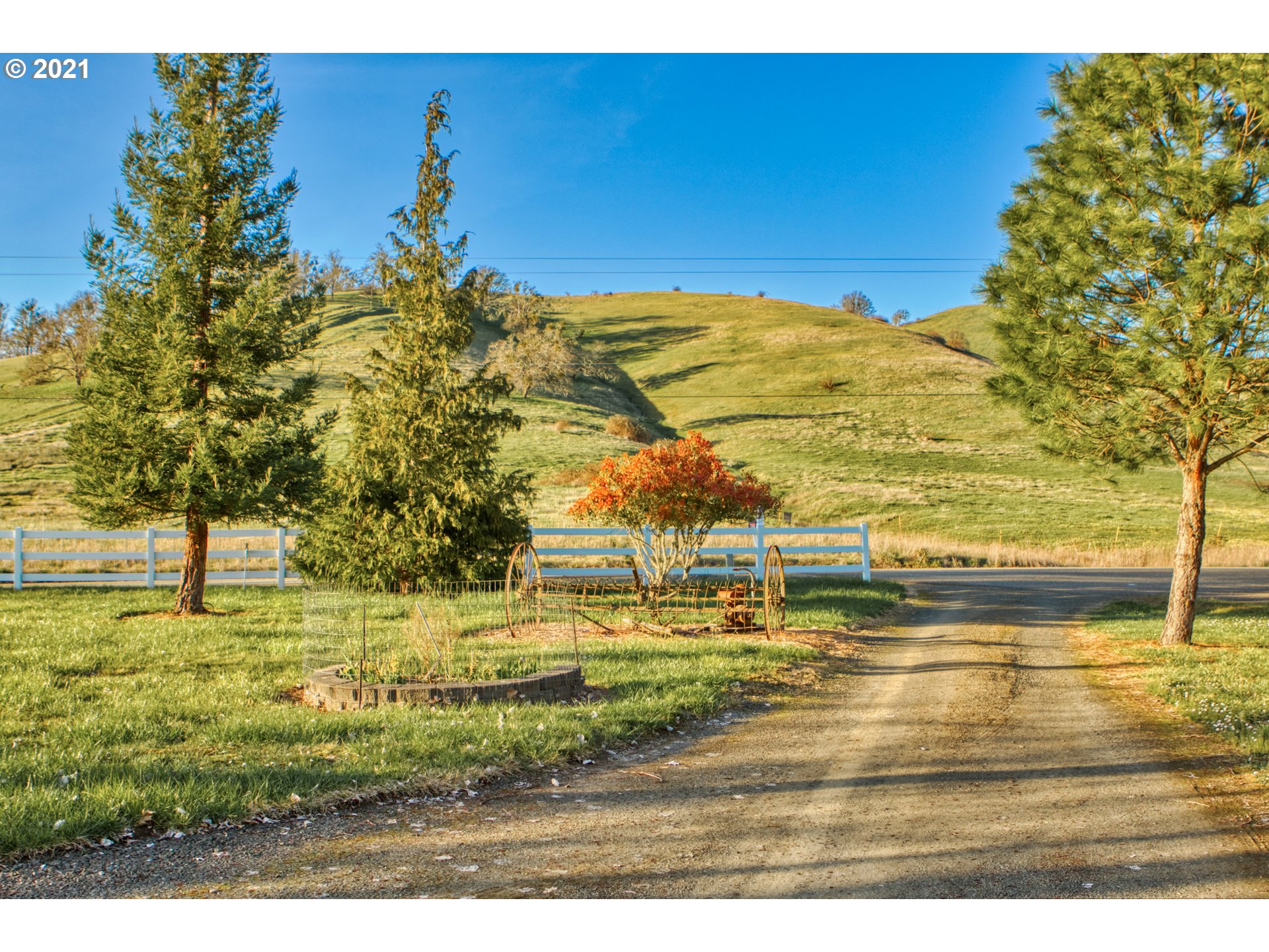 15005 North Bank Road Roseburg, OR 97470 - Photo 24 of 32 Gallery Image 24