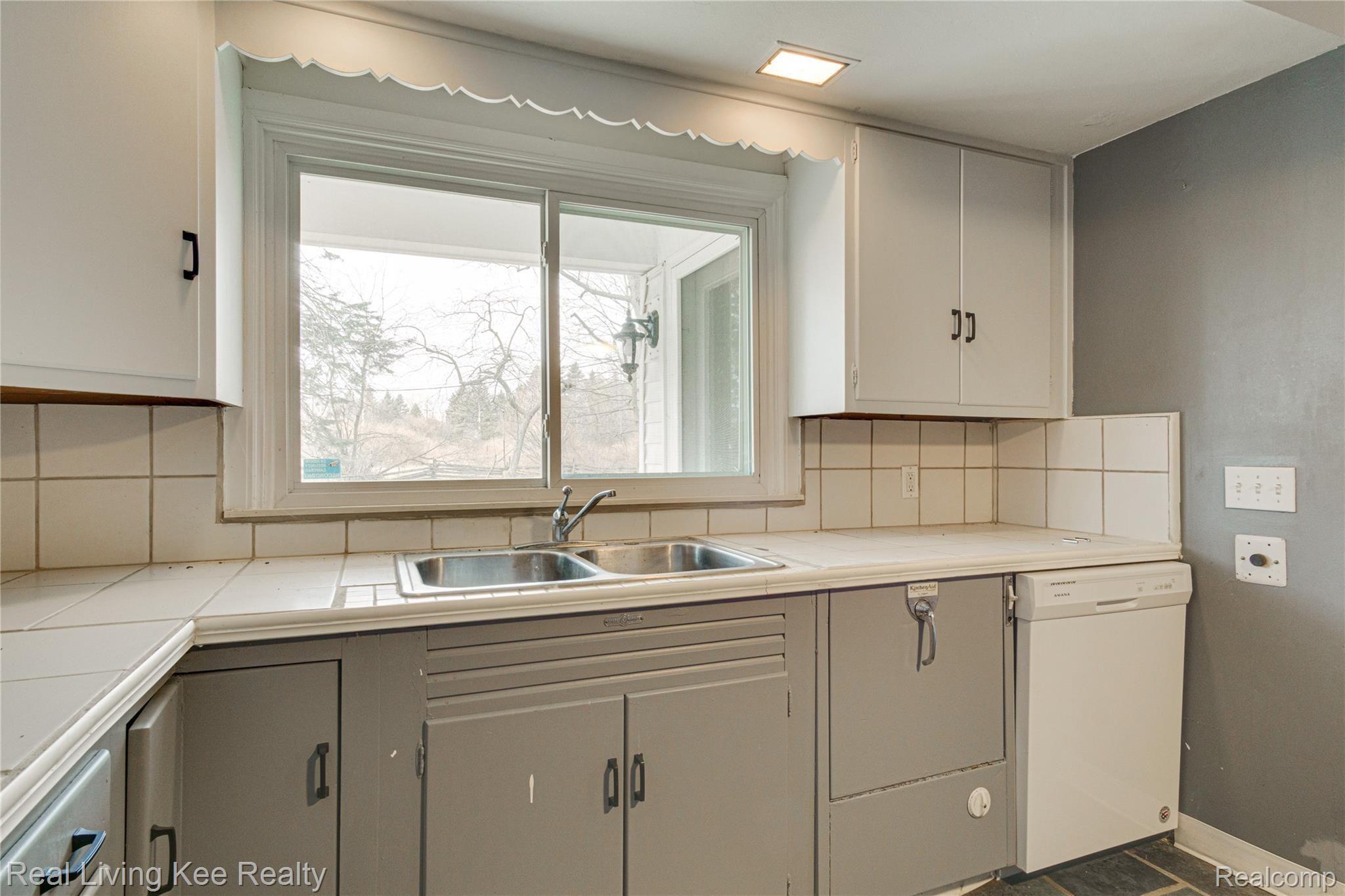 1267 Lake George Road Oakland, MI 48363 - Photo 70 of 80 Interiors (41 of 55).jpg