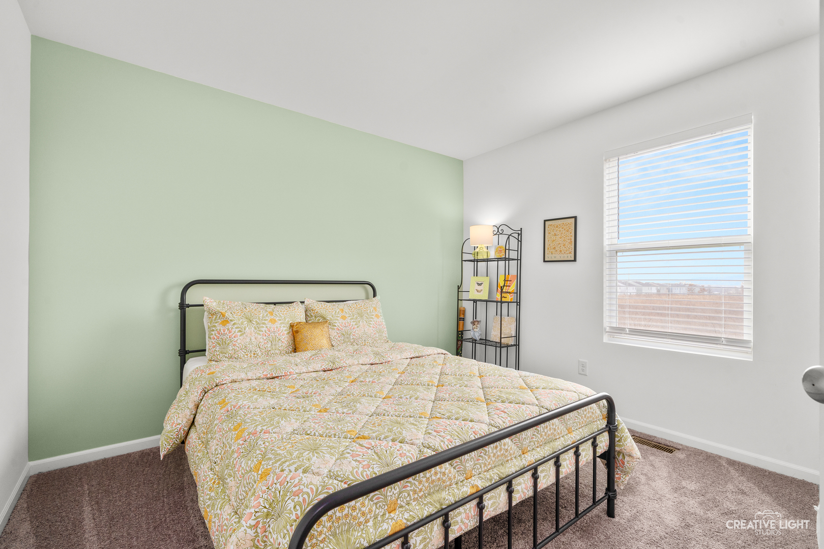 556 Comstock Road South Elgin, IL 60177 - Photo 13 of 18