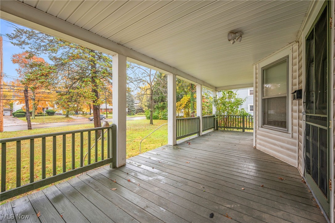 1796 South Green Road Cleveland, OH 44121 - Photo 4 of 35