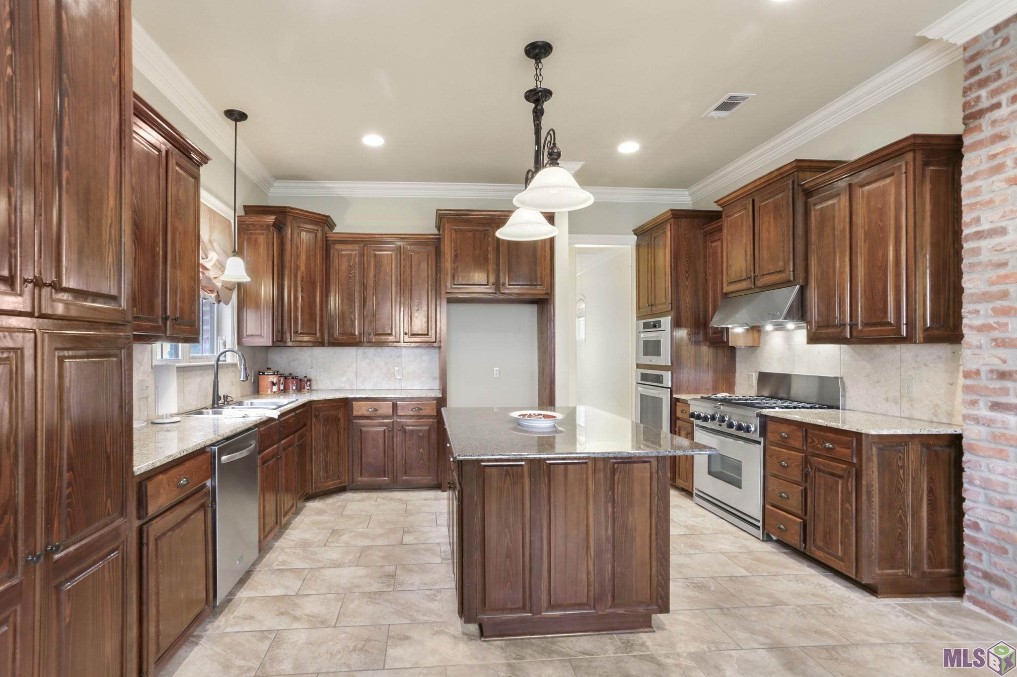3204 Grand Way Avenue Baton Rouge, LA 70810 - Photo 6 of 14 kitchen