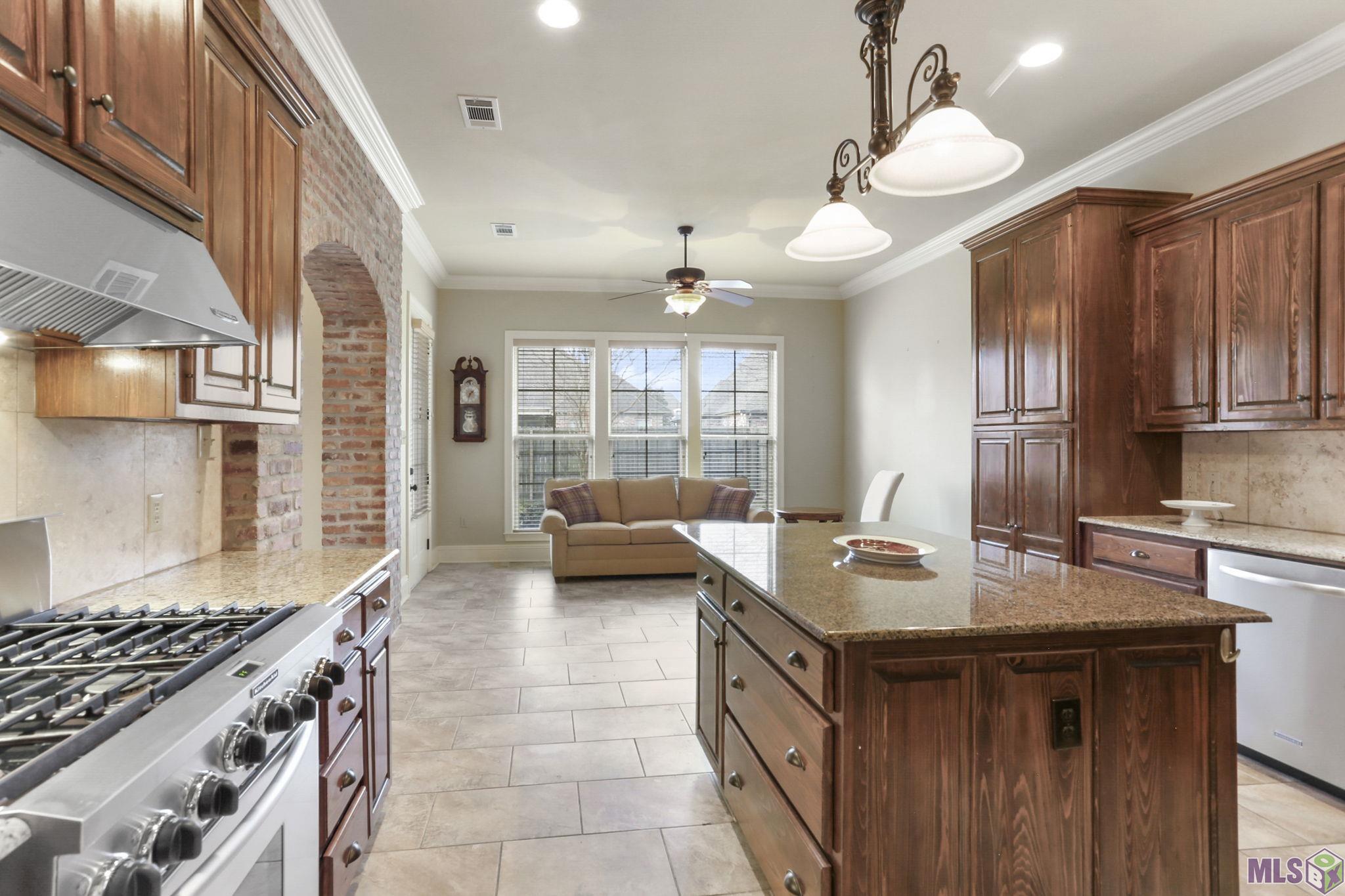 3204 Grand Way Avenue Baton Rouge, LA 70810 - Photo 7 of 14 Kitchen