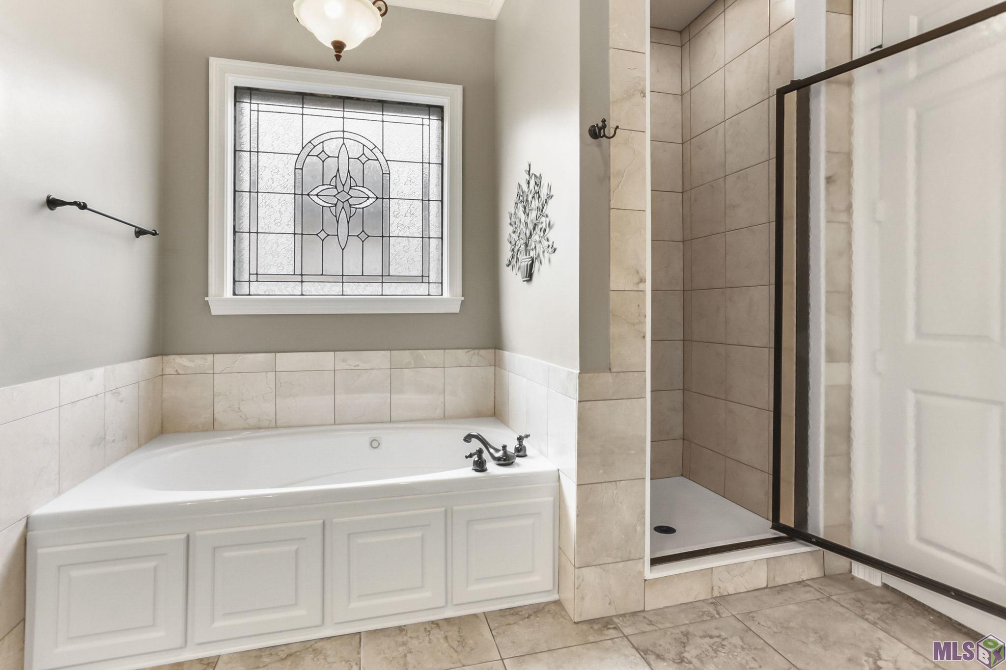 3204 Grand Way Avenue Baton Rouge, LA 70810 - Photo 10 of 14 Primary Bathr