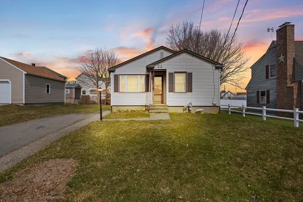 $374,900 | 38 2nd Street, Somerset, MA 02726